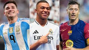 场上几个球足总杯普雷斯顿主场vs维拉,开赛后球场内飘满气球.